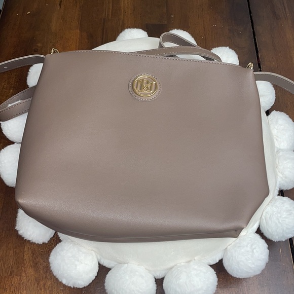 Badgley Mischka purse. Medium used once - Picture 1 of 8